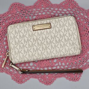 Two MICHAEL KORS Bags for Repair